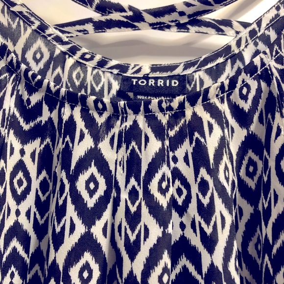 Torrid 3 Black/White Ikat Georgette  Swing Cami Tank Top - Picture 3 of 14